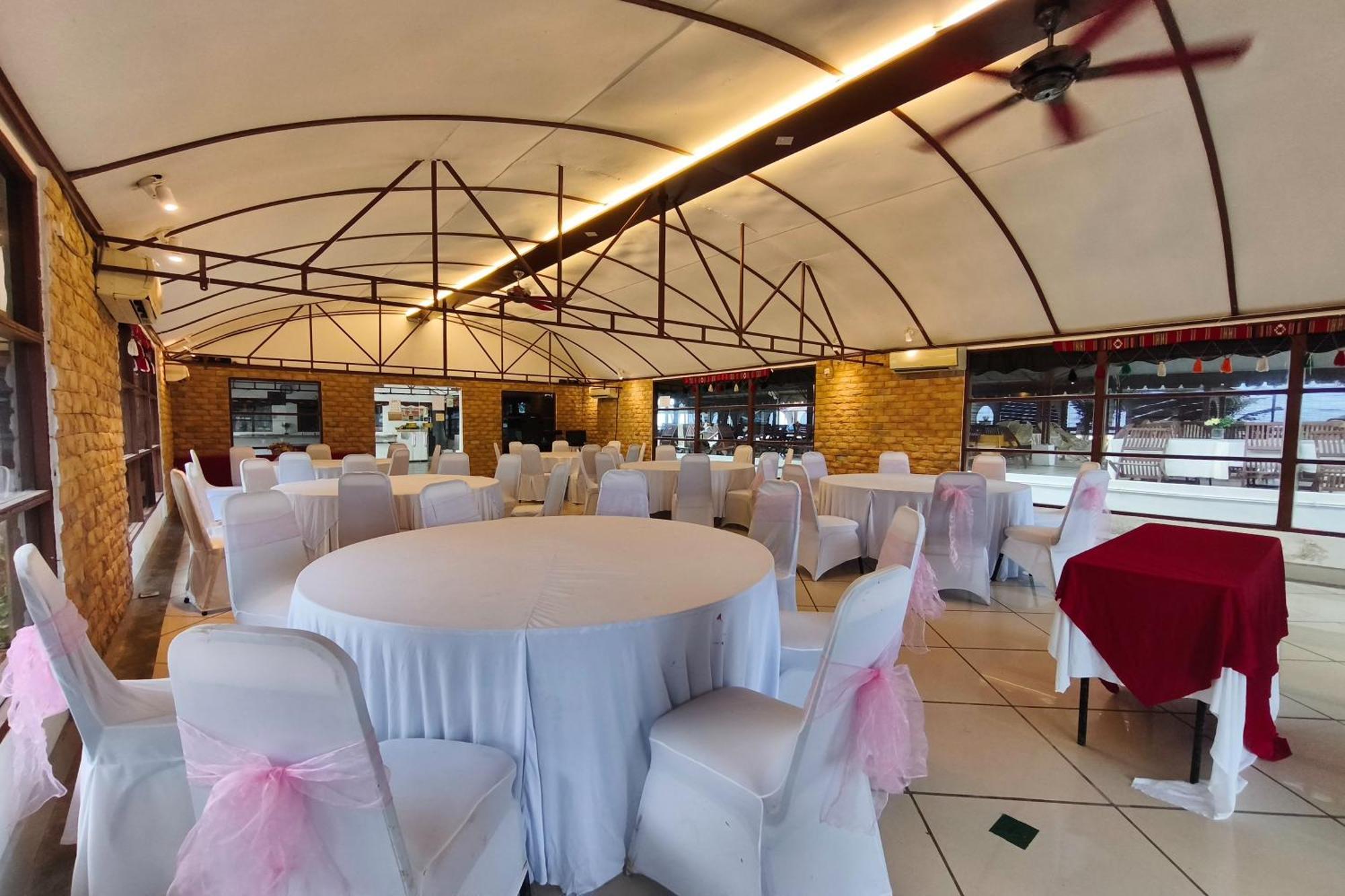 Alsafina Kijal Beach Resort & Restaurant Экстерьер фото