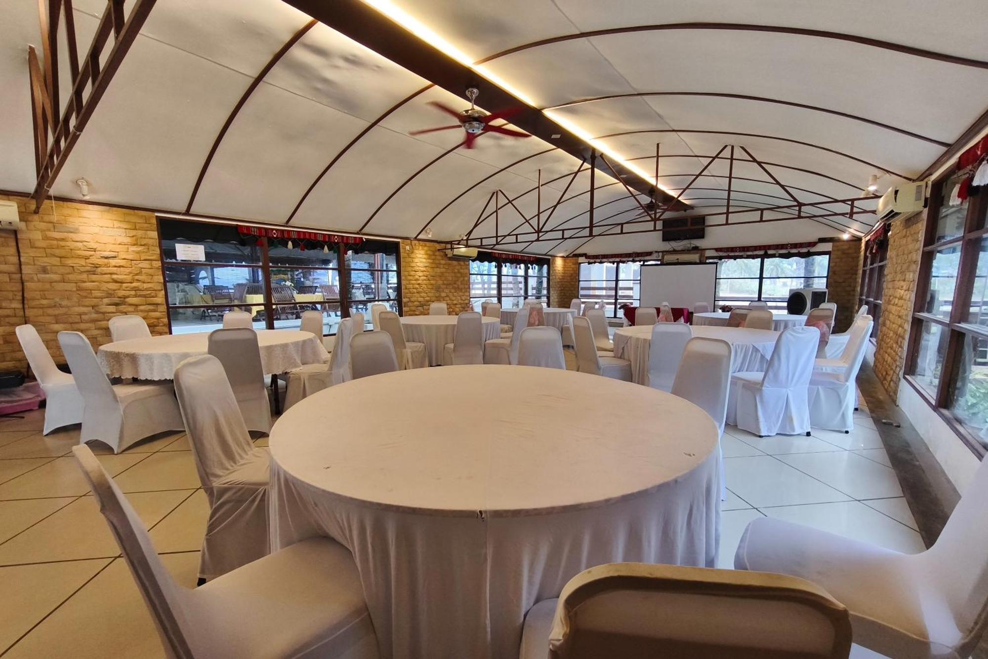 Alsafina Kijal Beach Resort & Restaurant Экстерьер фото